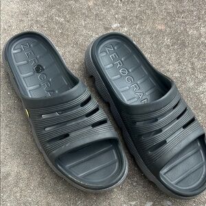 Cole Haan Black Sandals with Open-Toe Design. Zerogrand. Very good condition.